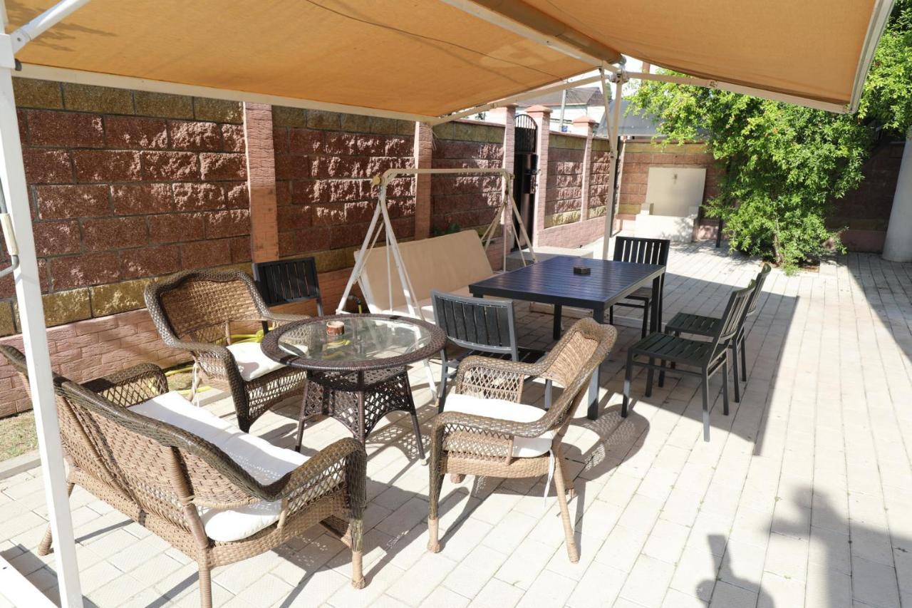 Rozalin Guest House Gudauta Exteriör bild